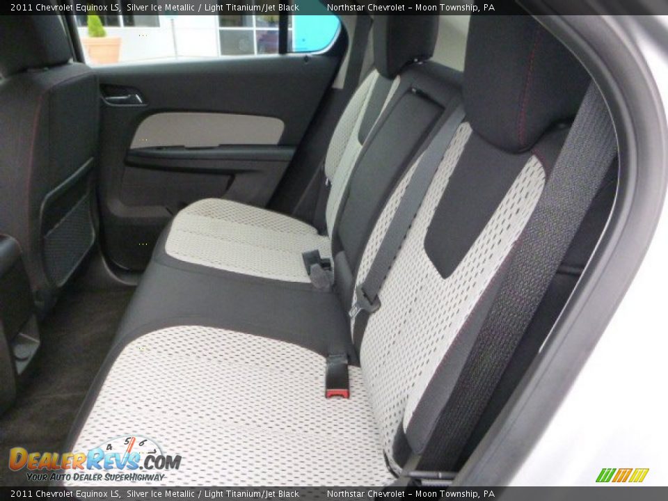 2011 Chevrolet Equinox LS Silver Ice Metallic / Light Titanium/Jet Black Photo #11