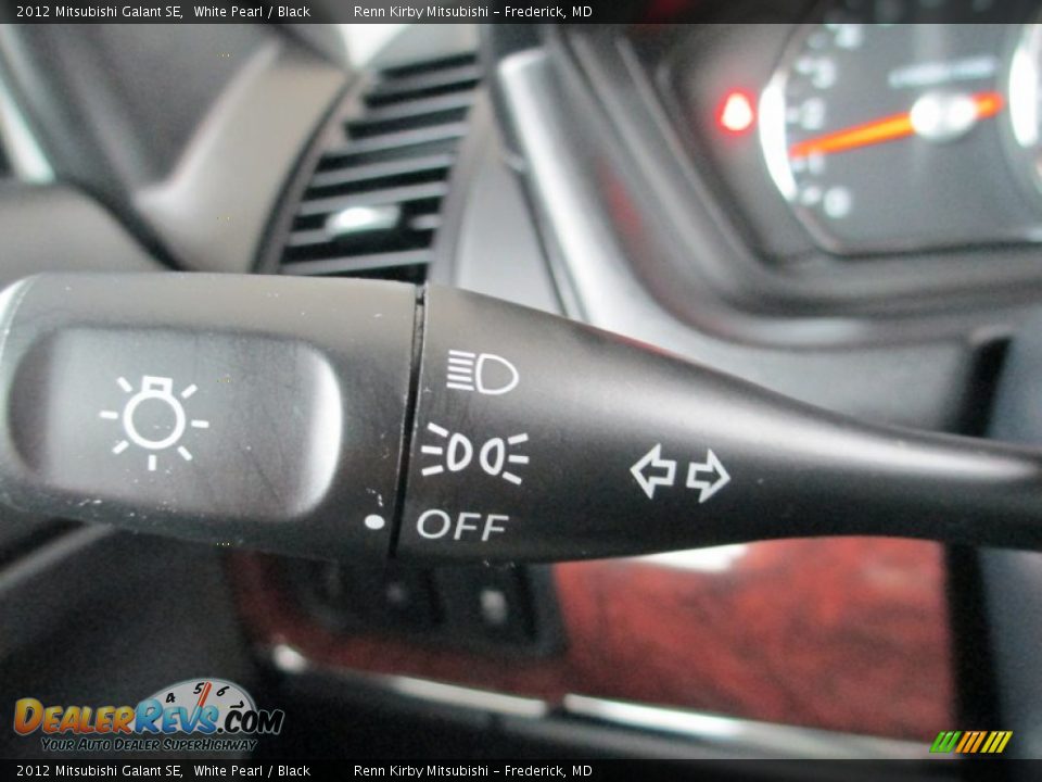 2012 Mitsubishi Galant SE White Pearl / Black Photo #17