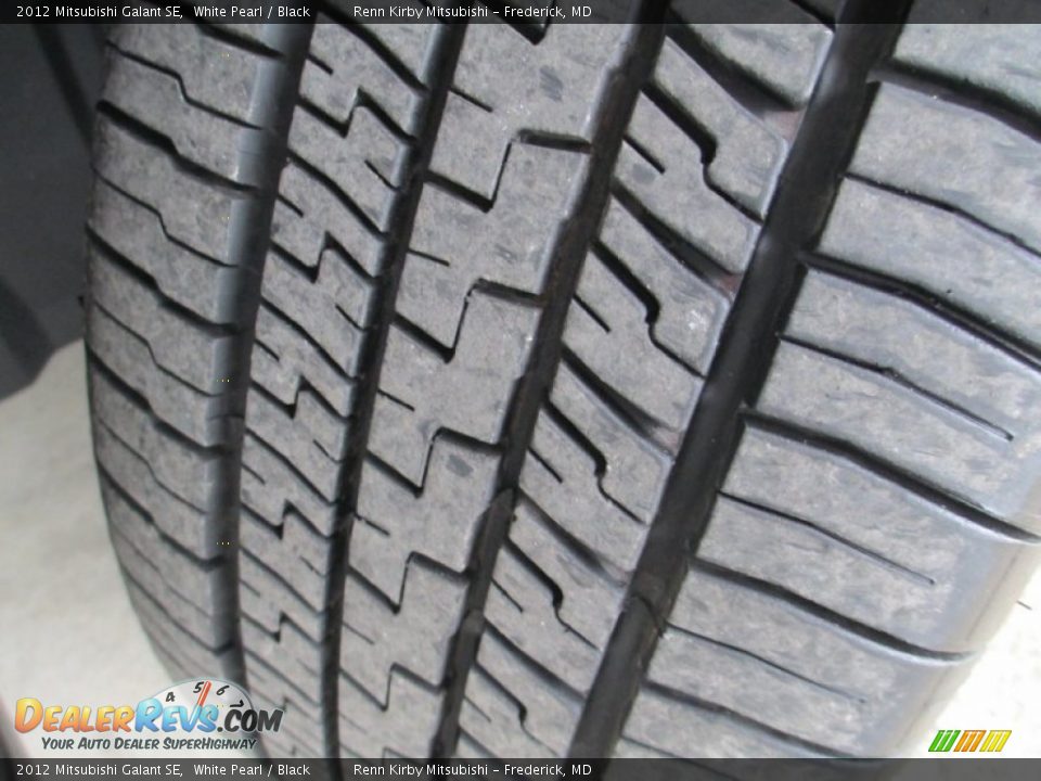 2012 Mitsubishi Galant SE White Pearl / Black Photo #31