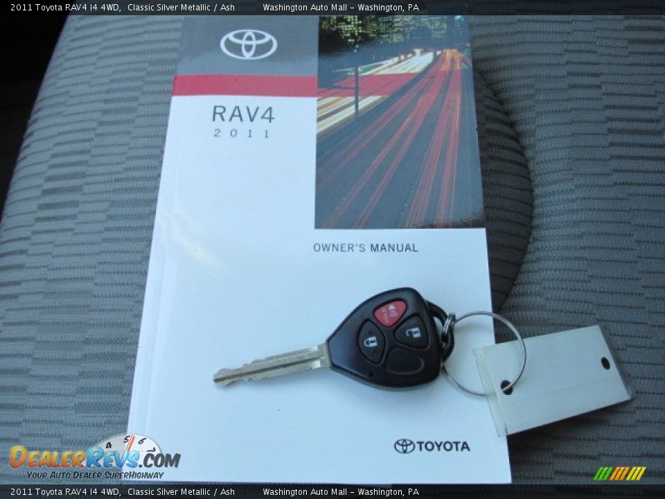 2011 Toyota RAV4 I4 4WD Classic Silver Metallic / Ash Photo #18