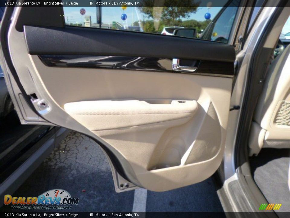 2013 Kia Sorento LX Bright Silver / Beige Photo #8