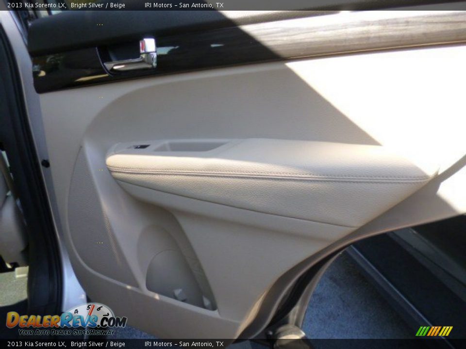 2013 Kia Sorento LX Bright Silver / Beige Photo #11