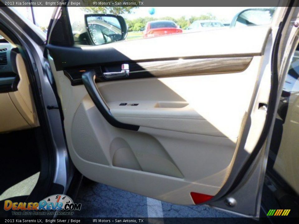 2013 Kia Sorento LX Bright Silver / Beige Photo #12