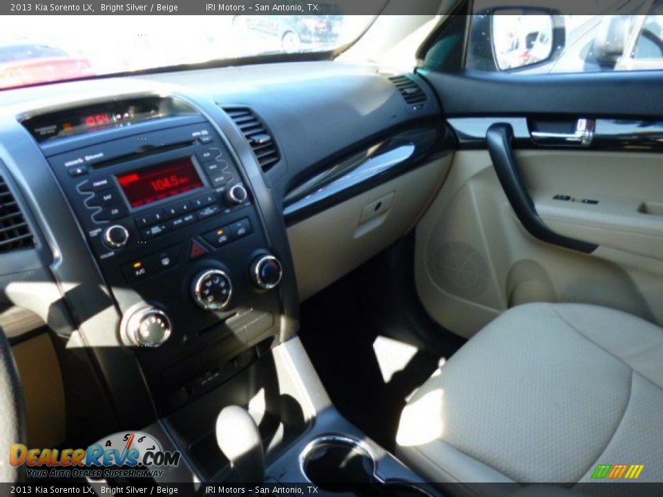 2013 Kia Sorento LX Bright Silver / Beige Photo #21