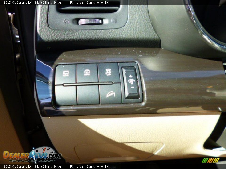 2013 Kia Sorento LX Bright Silver / Beige Photo #22