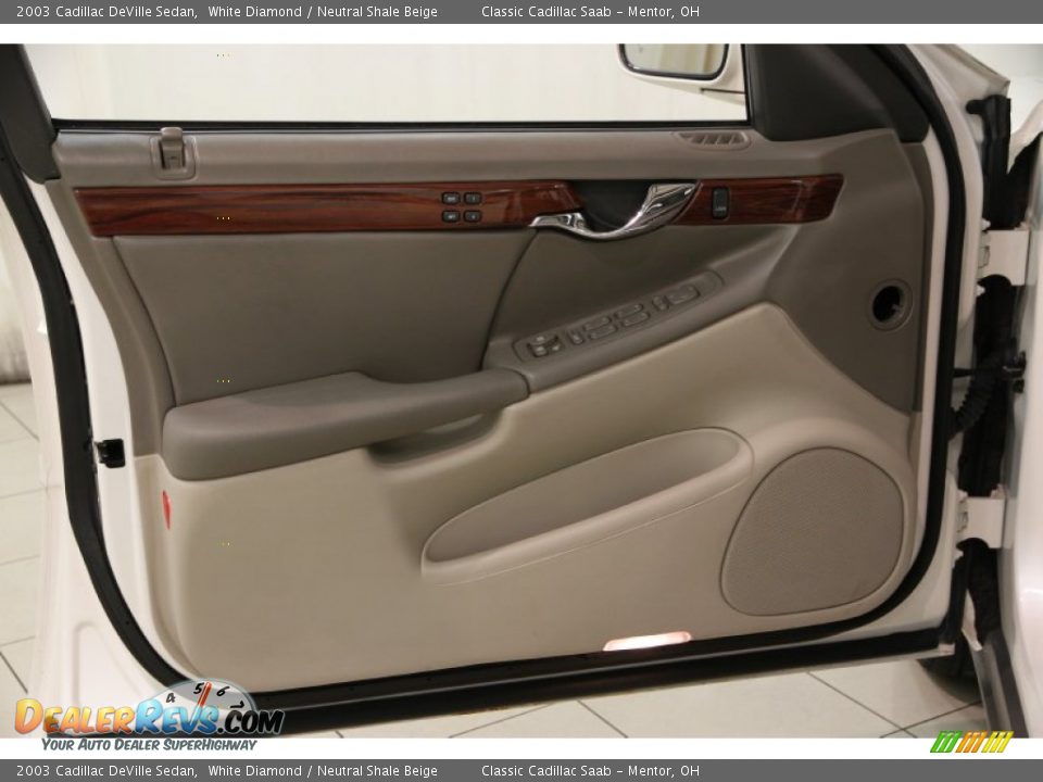 2003 Cadillac DeVille Sedan White Diamond / Neutral Shale Beige Photo #4