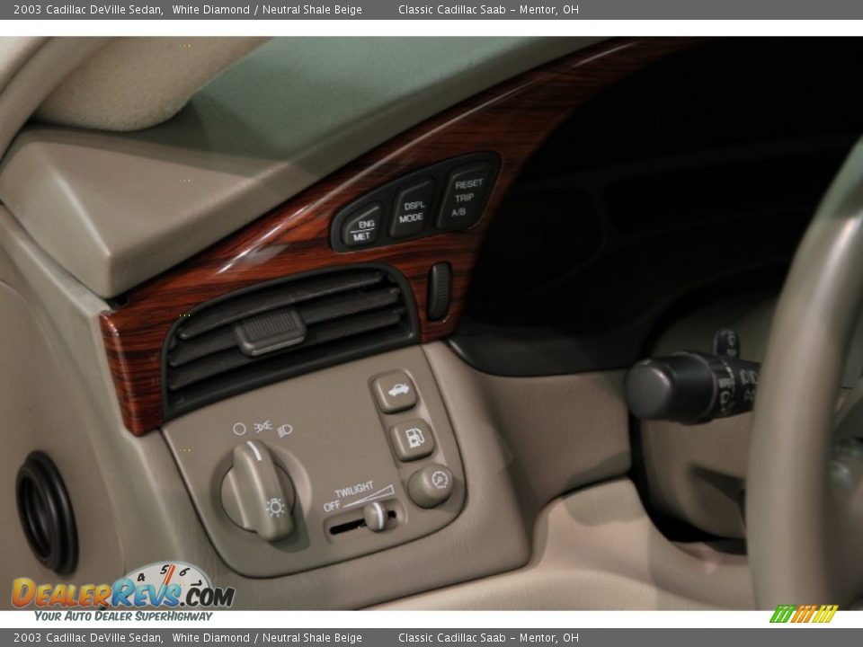 2003 Cadillac DeVille Sedan White Diamond / Neutral Shale Beige Photo #6