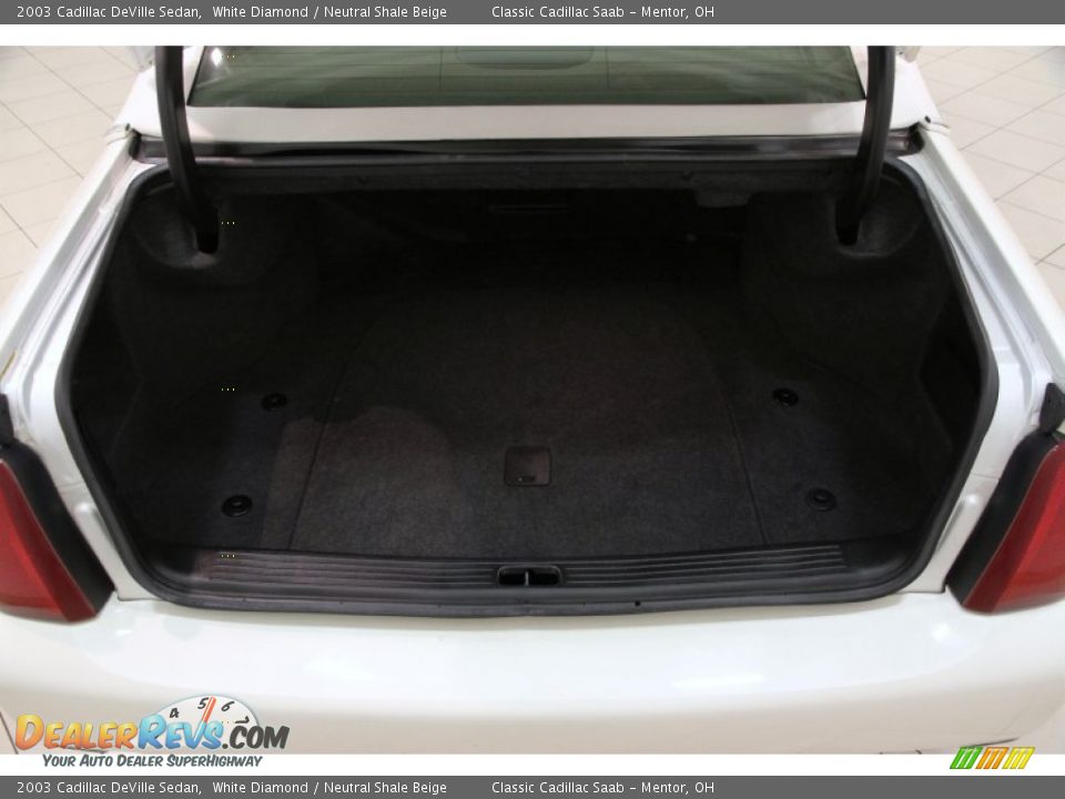 2003 Cadillac DeVille Sedan White Diamond / Neutral Shale Beige Photo #15