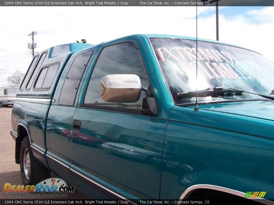 1994 GMC Sierra 1500 SLE Extended Cab 4x4 Bright Teal Metallic / Gray Photo #15