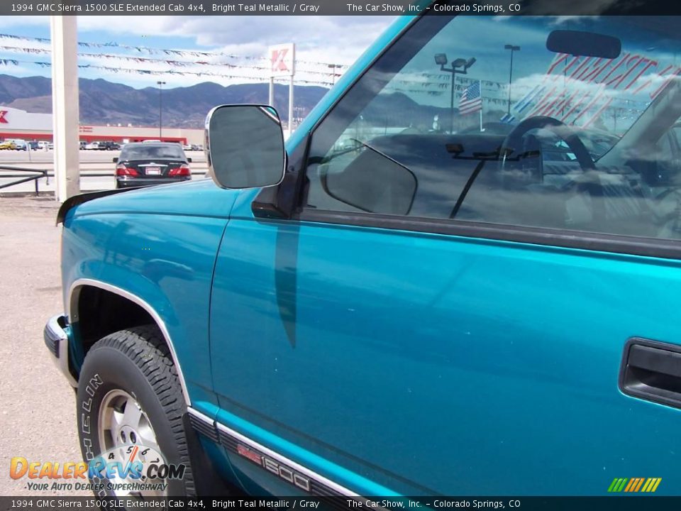 1994 GMC Sierra 1500 SLE Extended Cab 4x4 Bright Teal Metallic / Gray Photo #18