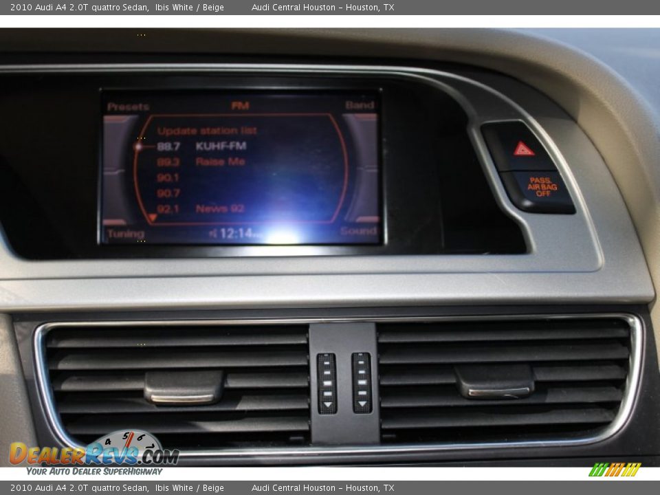 2010 Audi A4 2.0T quattro Sedan Ibis White / Beige Photo #19