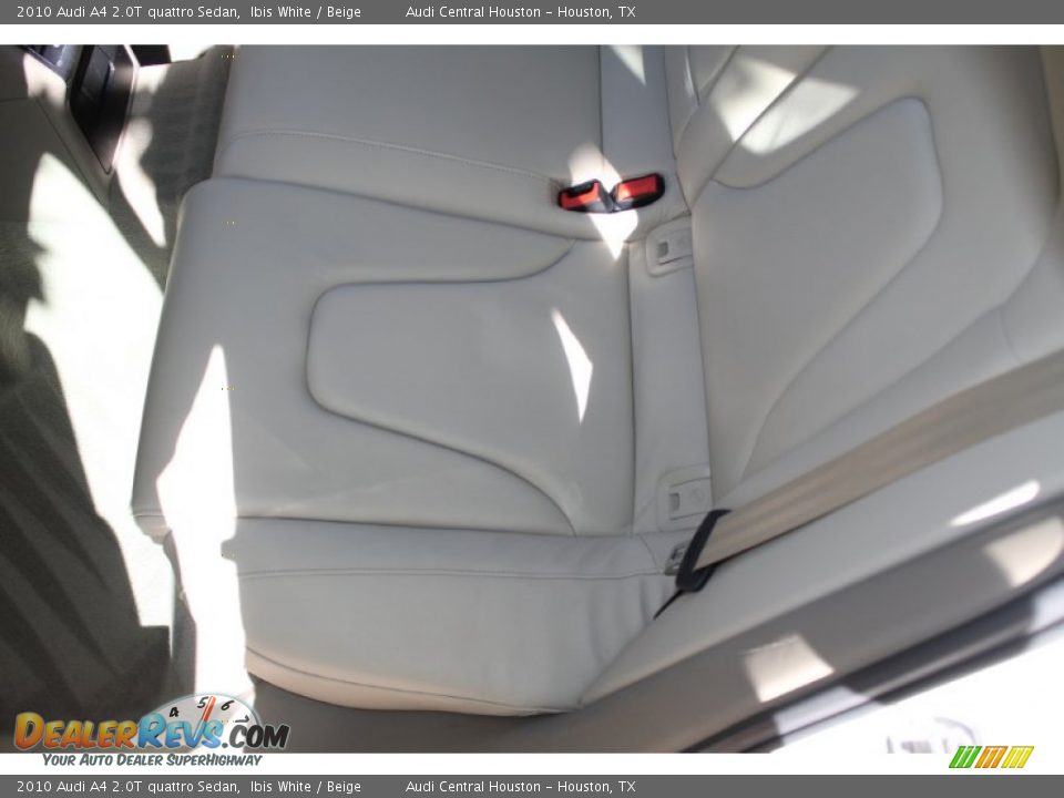 2010 Audi A4 2.0T quattro Sedan Ibis White / Beige Photo #26