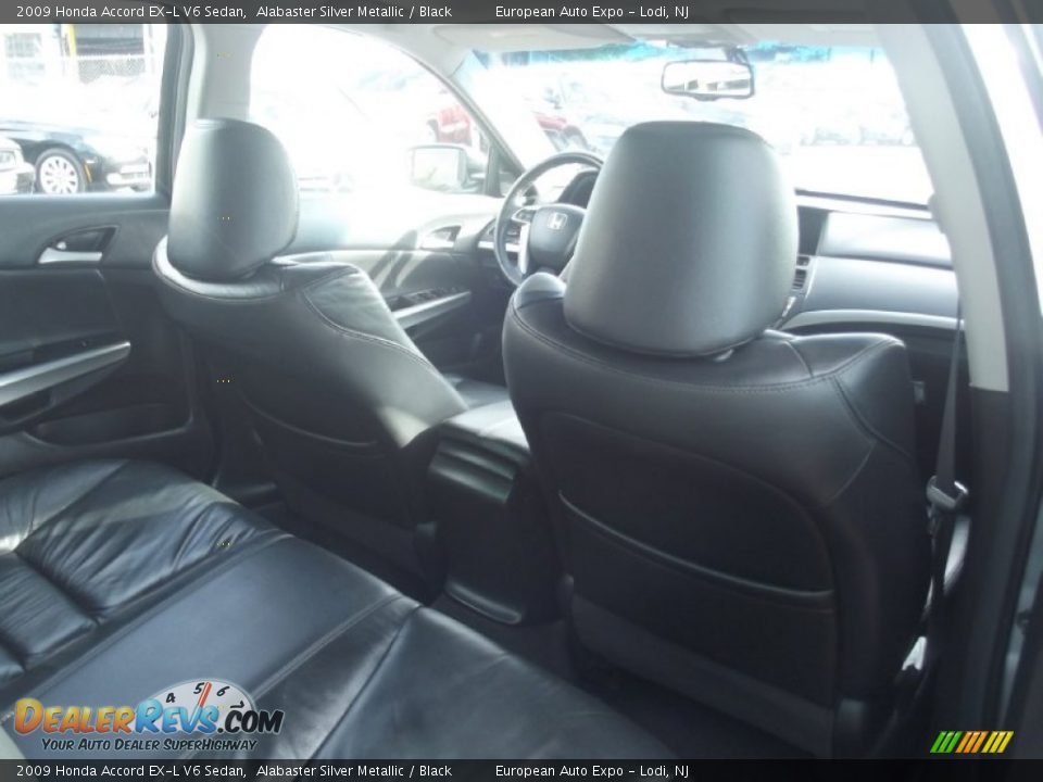 2009 Honda Accord EX-L V6 Sedan Alabaster Silver Metallic / Black Photo #12