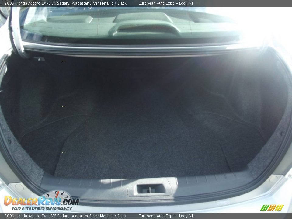 2009 Honda Accord EX-L V6 Sedan Alabaster Silver Metallic / Black Photo #16