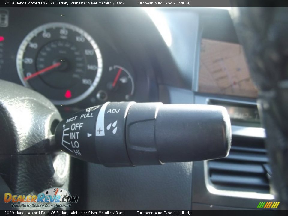 2009 Honda Accord EX-L V6 Sedan Alabaster Silver Metallic / Black Photo #24