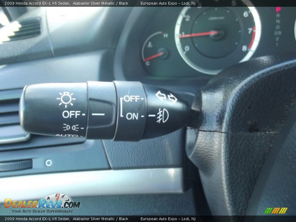 2009 Honda Accord EX-L V6 Sedan Alabaster Silver Metallic / Black Photo #25