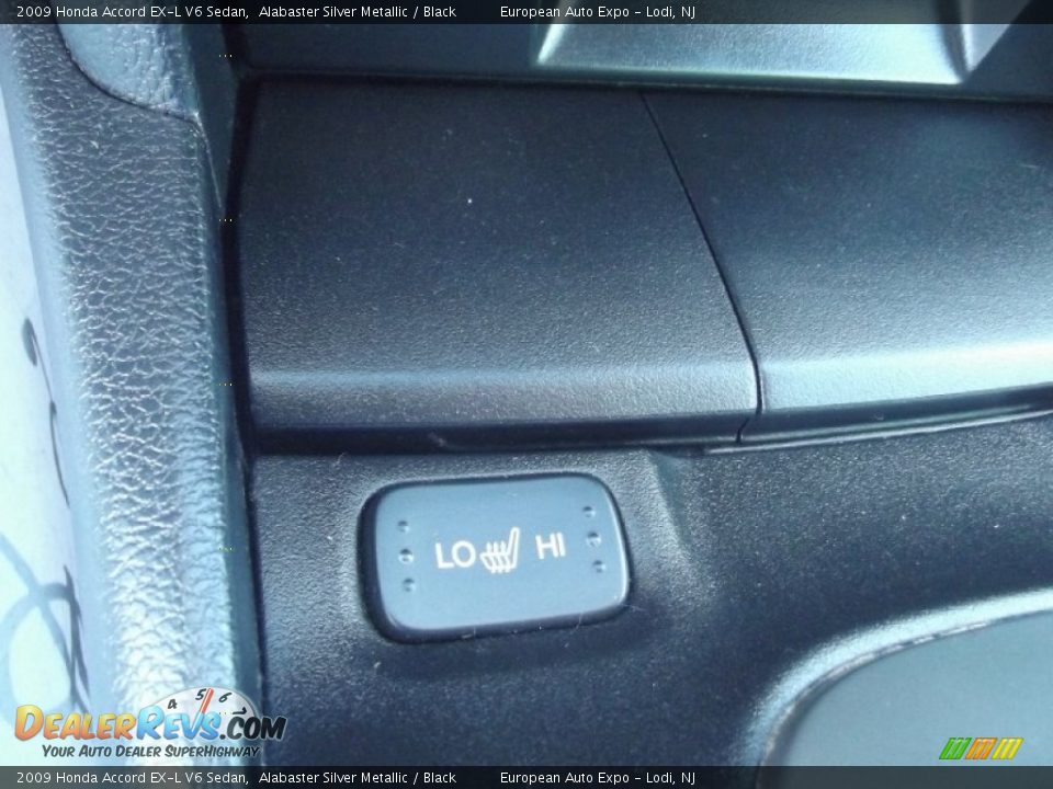 2009 Honda Accord EX-L V6 Sedan Alabaster Silver Metallic / Black Photo #30