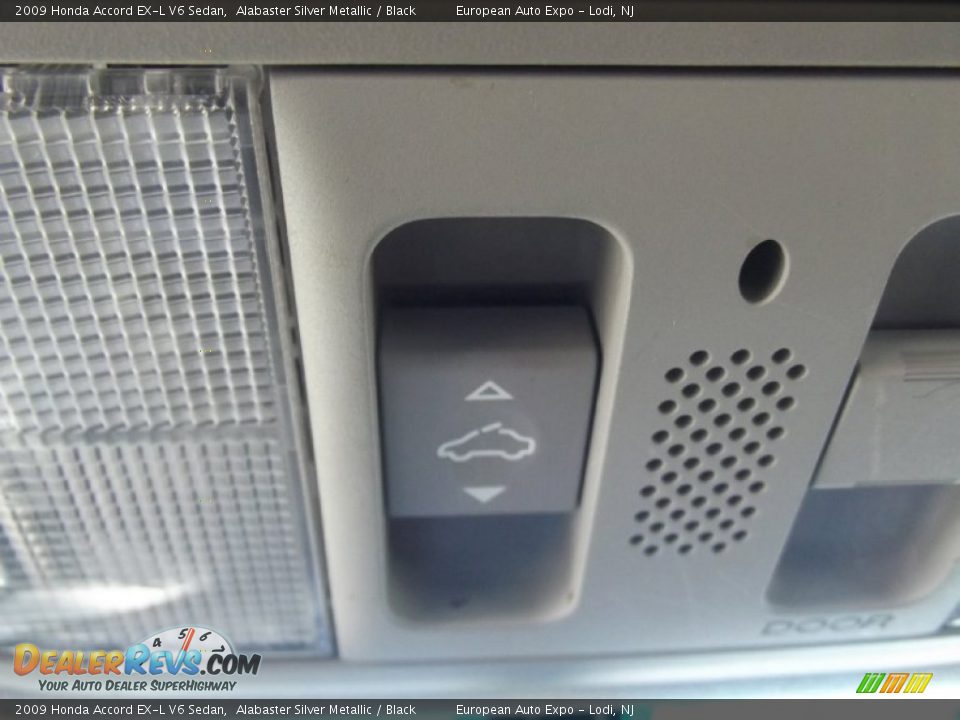 2009 Honda Accord EX-L V6 Sedan Alabaster Silver Metallic / Black Photo #36