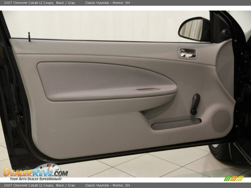2007 Chevrolet Cobalt LS Coupe Black / Gray Photo #4