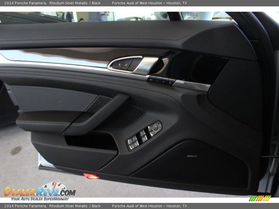 Door Panel of 2014 Porsche Panamera  Photo #10