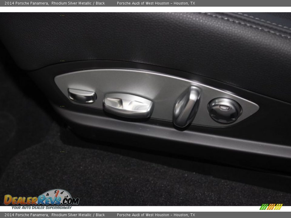 Controls of 2014 Porsche Panamera  Photo #15