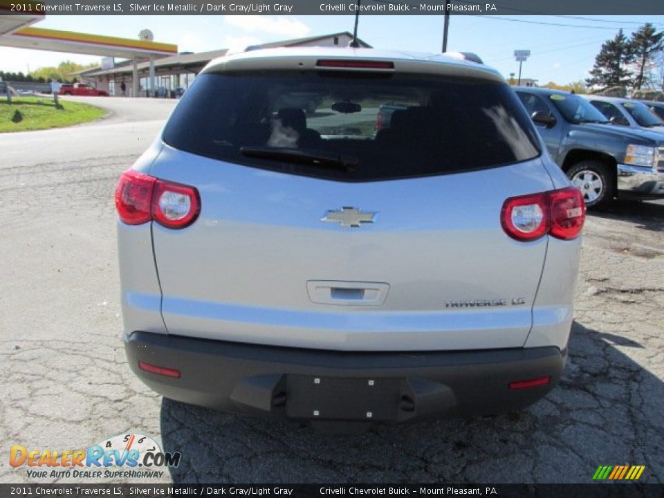 2011 Chevrolet Traverse LS Silver Ice Metallic / Dark Gray/Light Gray Photo #5