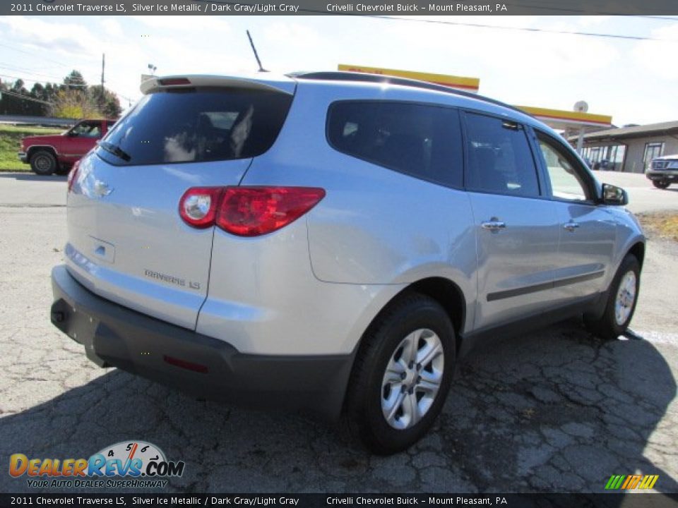 2011 Chevrolet Traverse LS Silver Ice Metallic / Dark Gray/Light Gray Photo #6