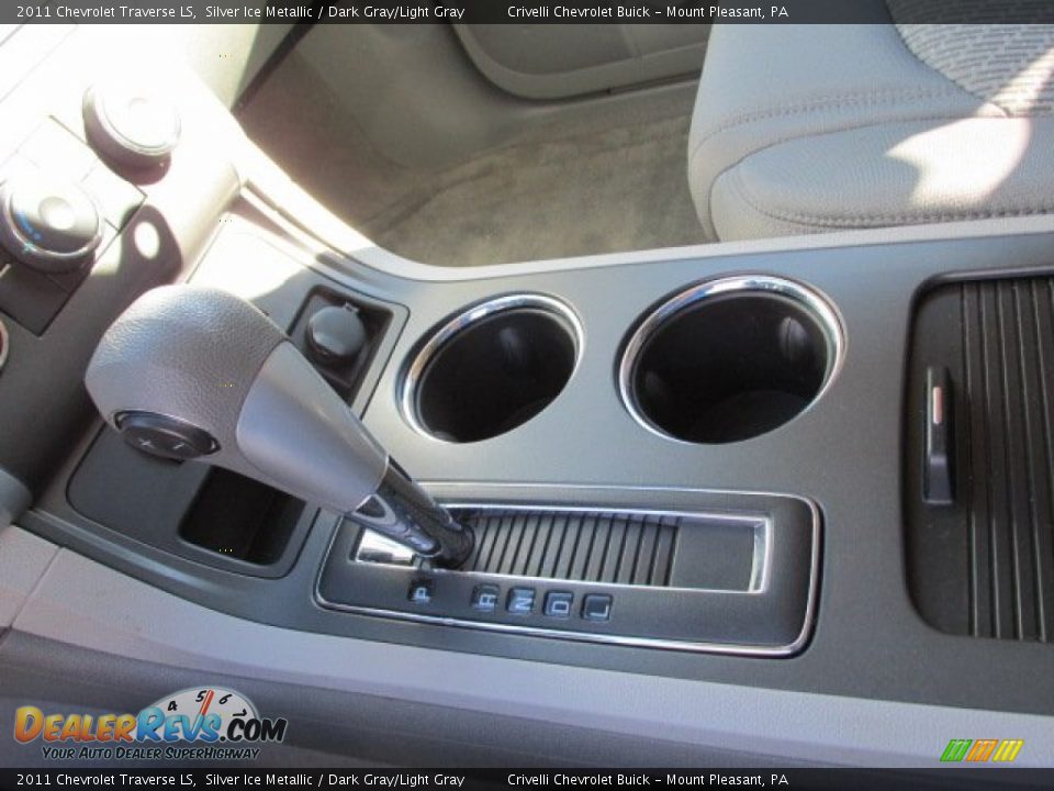 2011 Chevrolet Traverse LS Silver Ice Metallic / Dark Gray/Light Gray Photo #17