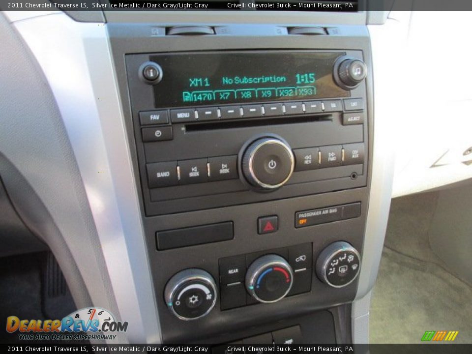 2011 Chevrolet Traverse LS Silver Ice Metallic / Dark Gray/Light Gray Photo #18