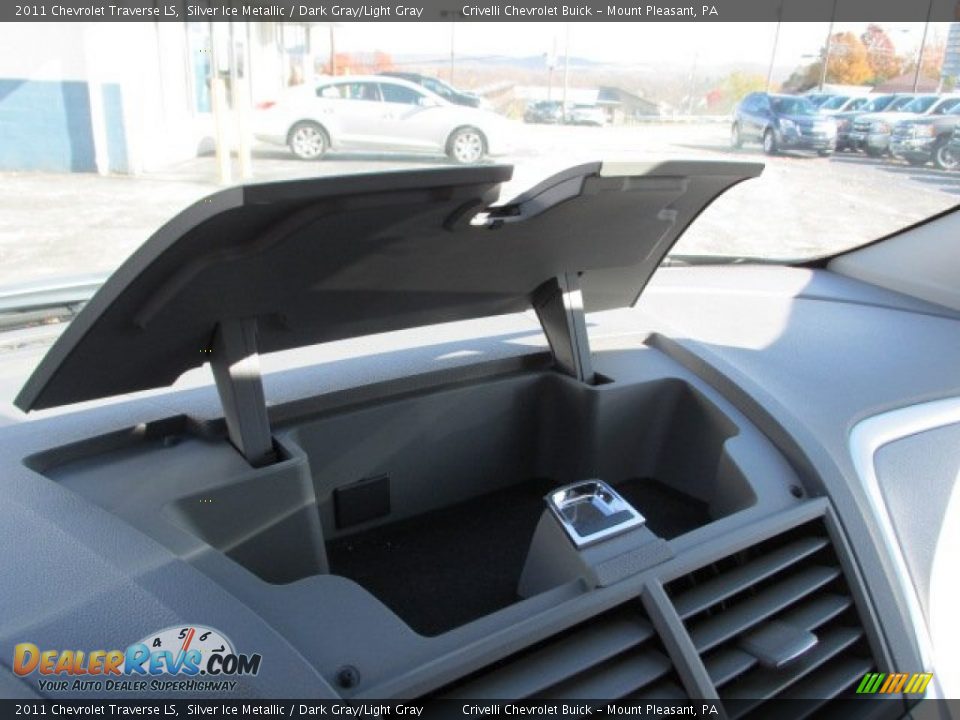 2011 Chevrolet Traverse LS Silver Ice Metallic / Dark Gray/Light Gray Photo #21