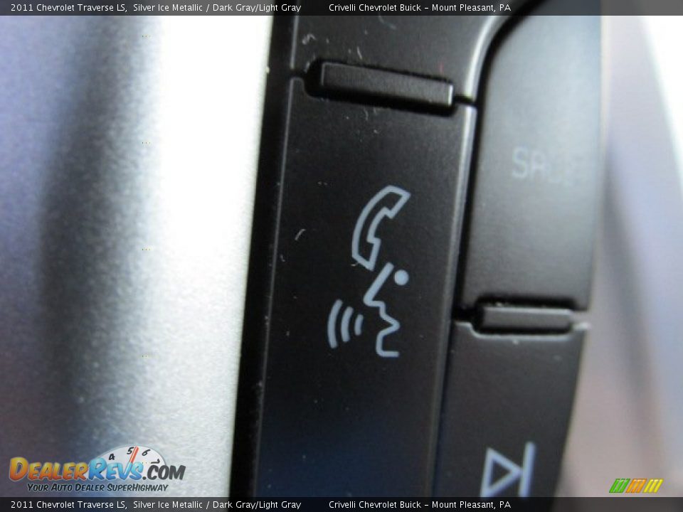 2011 Chevrolet Traverse LS Silver Ice Metallic / Dark Gray/Light Gray Photo #24