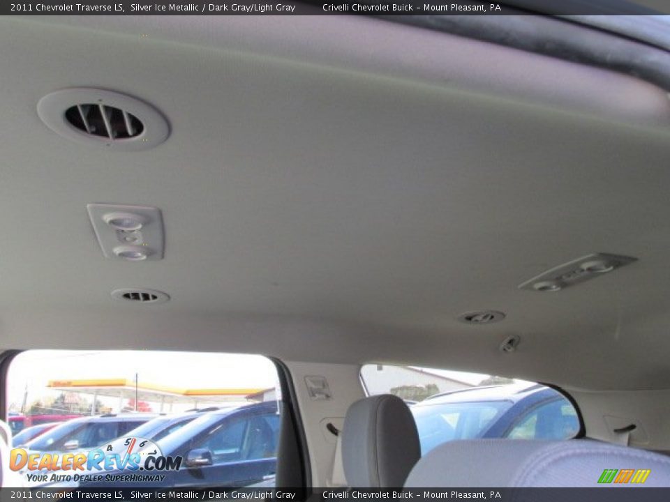 2011 Chevrolet Traverse LS Silver Ice Metallic / Dark Gray/Light Gray Photo #27