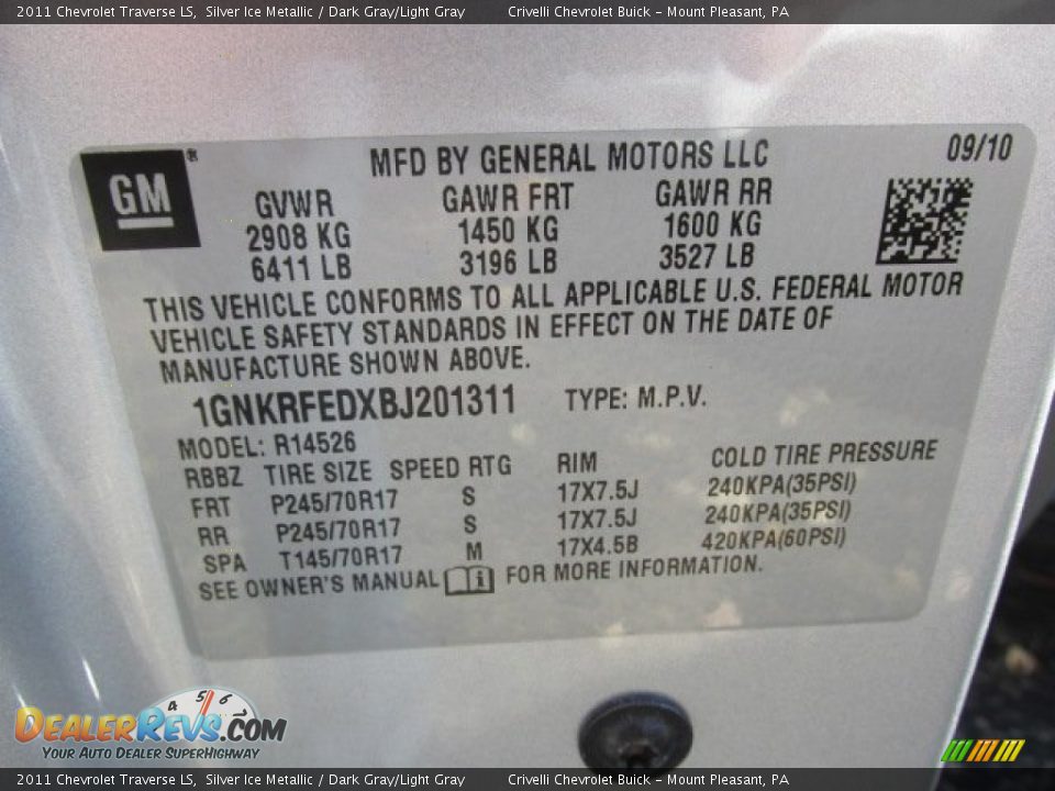 2011 Chevrolet Traverse LS Silver Ice Metallic / Dark Gray/Light Gray Photo #33