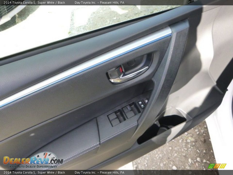 2014 Toyota Corolla S Super White / Black Photo #14