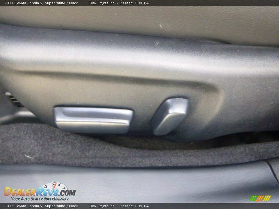 2014 Toyota Corolla S Super White / Black Photo #15