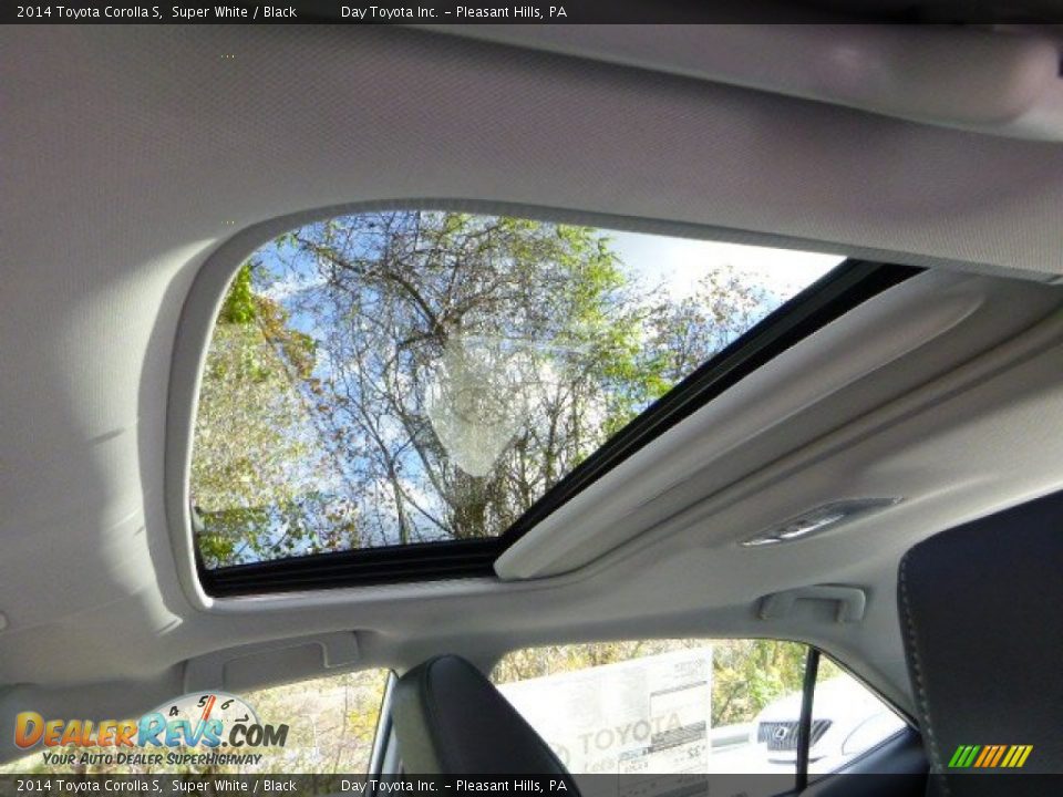 2014 Toyota Corolla S Super White / Black Photo #16