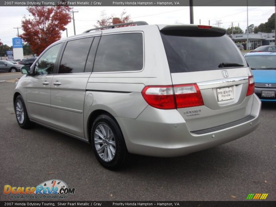 2007 Honda Odyssey Touring Silver Pearl Metallic / Gray Photo #3