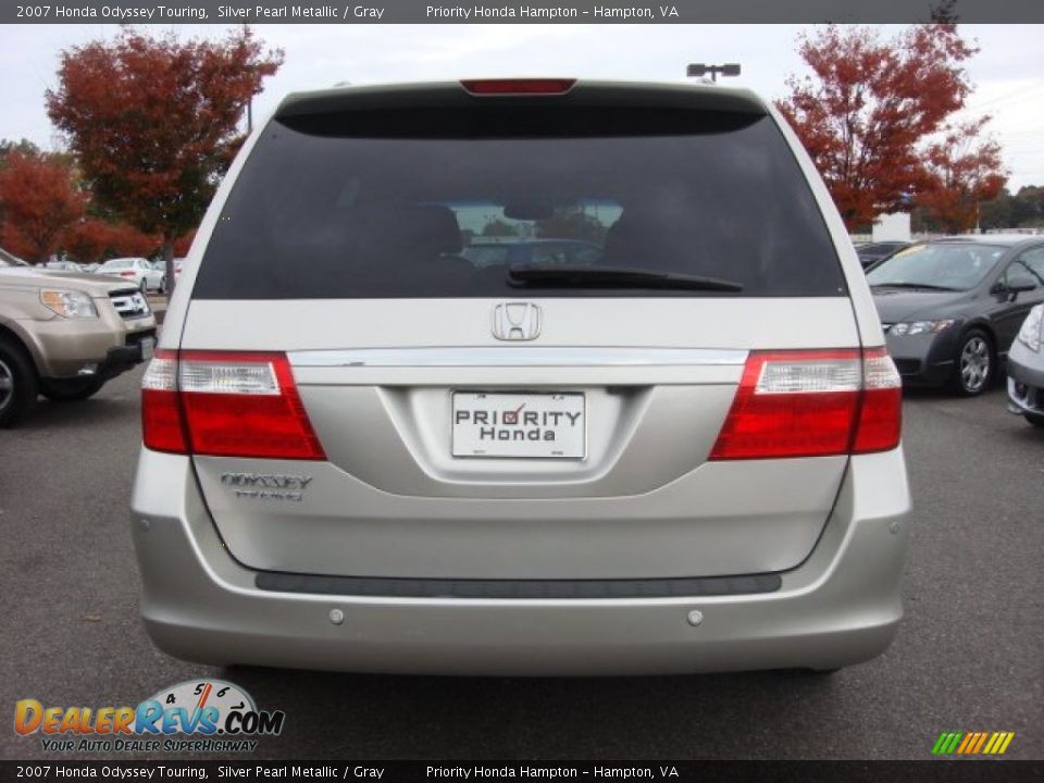 2007 Honda Odyssey Touring Silver Pearl Metallic / Gray Photo #4