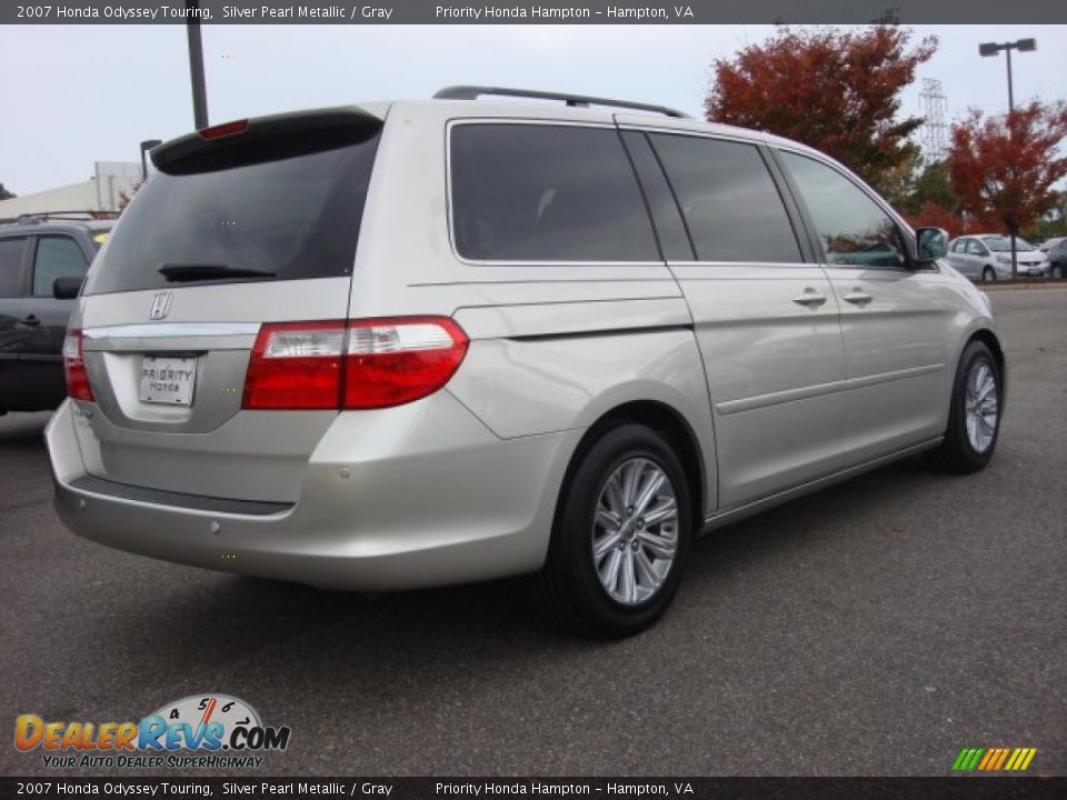 2007 Honda Odyssey Touring Silver Pearl Metallic / Gray Photo #5