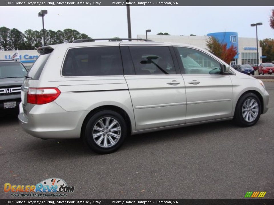 2007 Honda Odyssey Touring Silver Pearl Metallic / Gray Photo #6