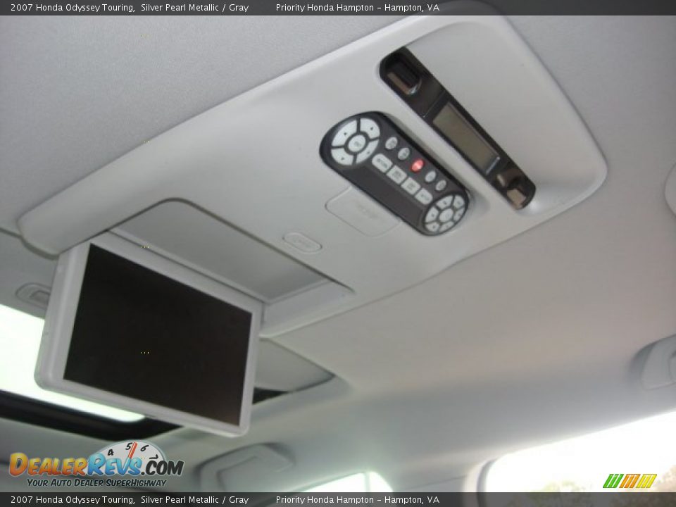 2007 Honda Odyssey Touring Silver Pearl Metallic / Gray Photo #11