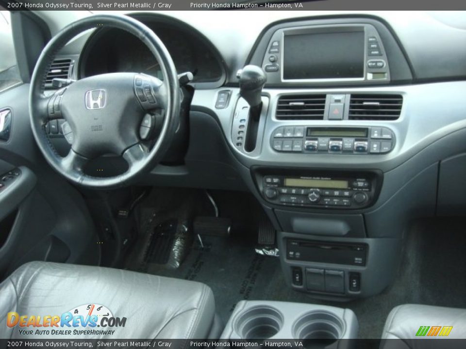 2007 Honda Odyssey Touring Silver Pearl Metallic / Gray Photo #16