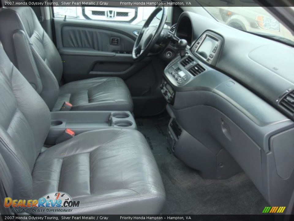 2007 Honda Odyssey Touring Silver Pearl Metallic / Gray Photo #17