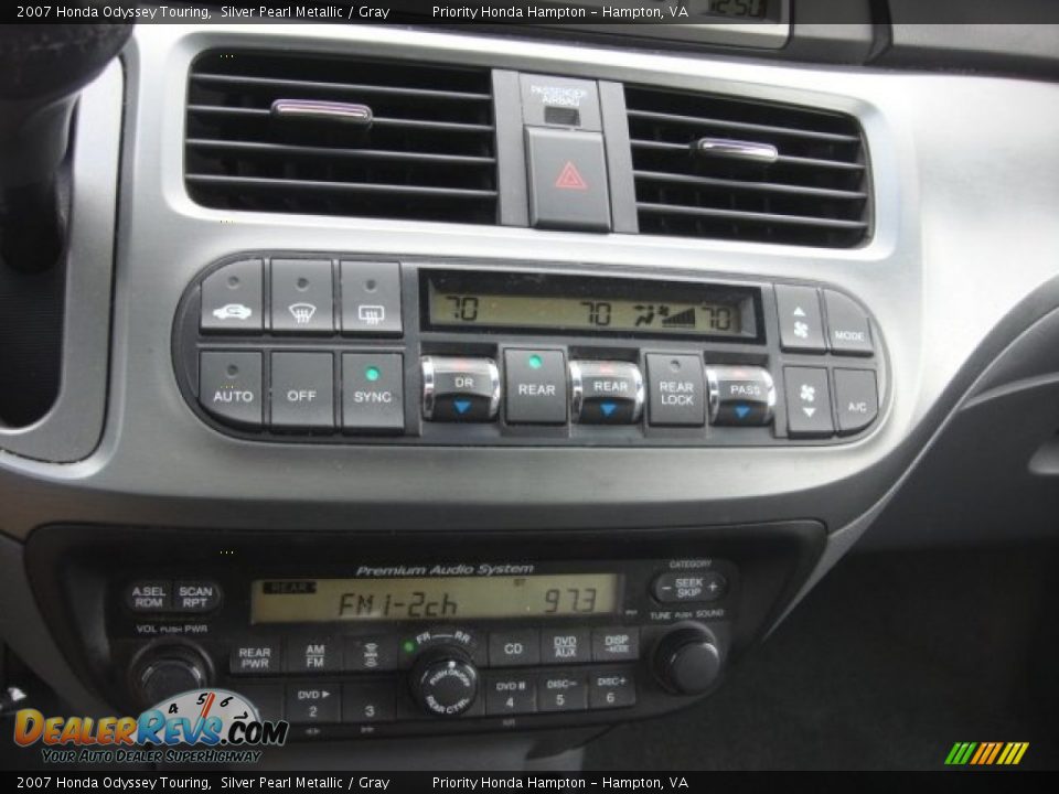 2007 Honda Odyssey Touring Silver Pearl Metallic / Gray Photo #23