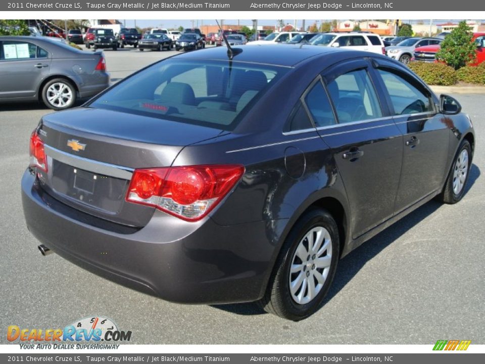 2011 Chevrolet Cruze LS Taupe Gray Metallic / Jet Black/Medium Titanium Photo #5