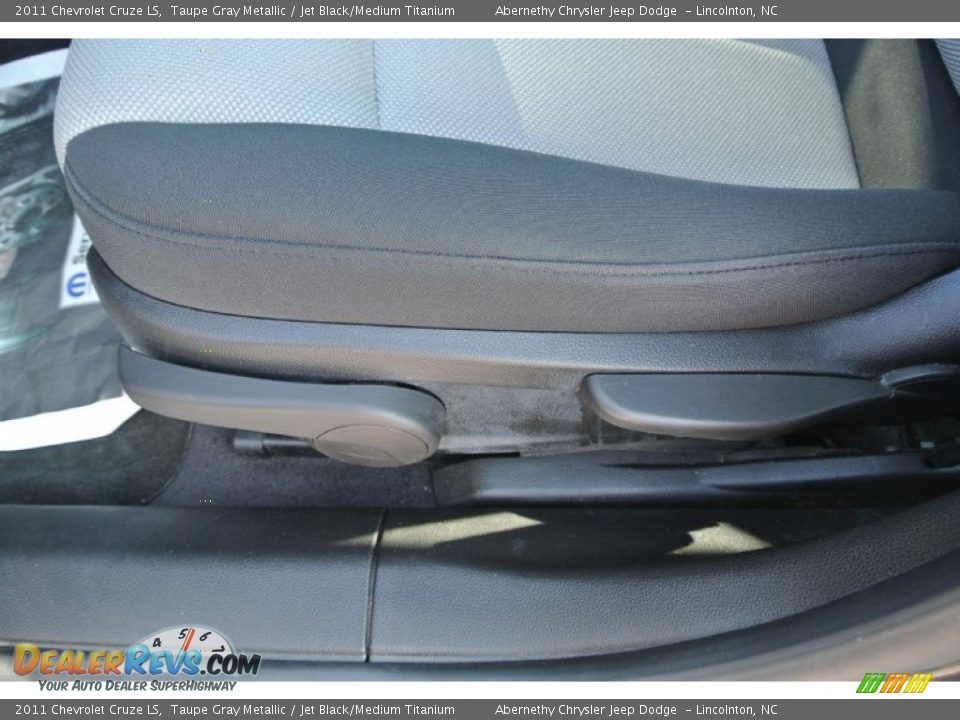 2011 Chevrolet Cruze LS Taupe Gray Metallic / Jet Black/Medium Titanium Photo #9