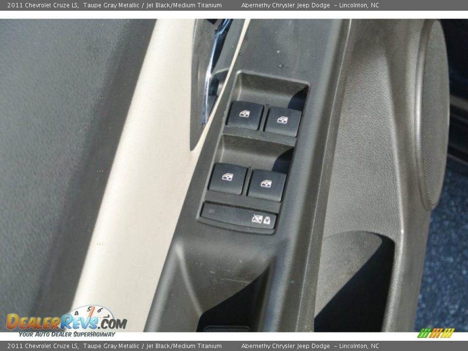 2011 Chevrolet Cruze LS Taupe Gray Metallic / Jet Black/Medium Titanium Photo #11