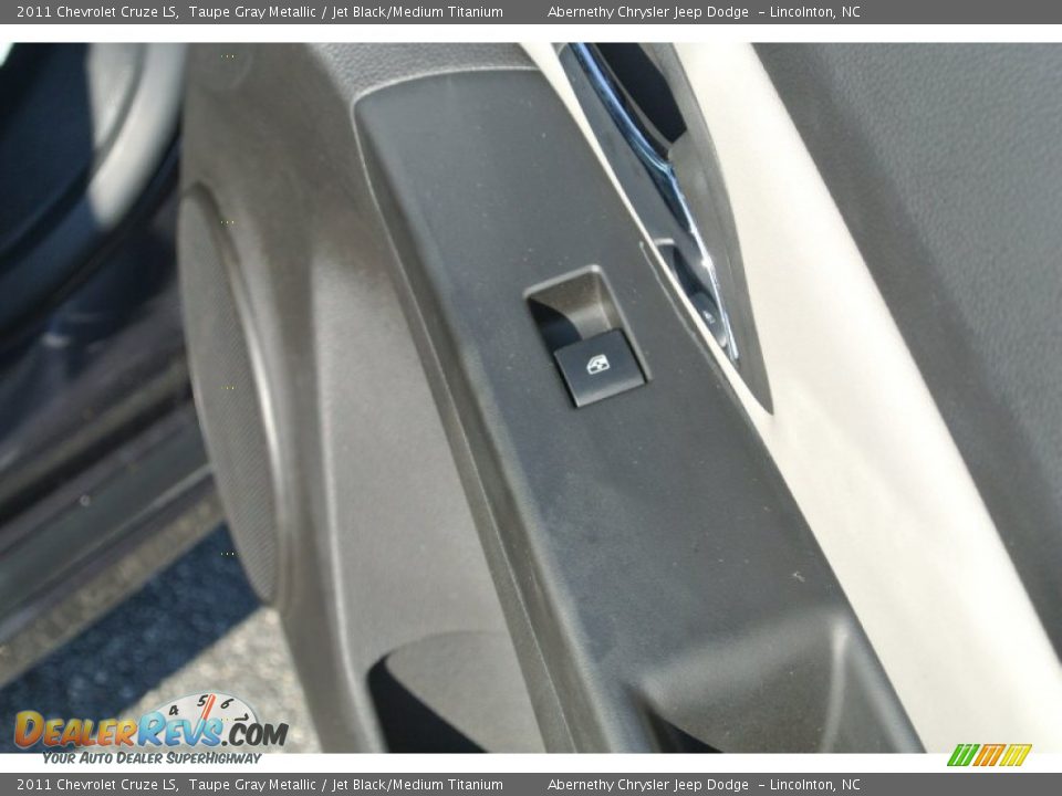 2011 Chevrolet Cruze LS Taupe Gray Metallic / Jet Black/Medium Titanium Photo #21