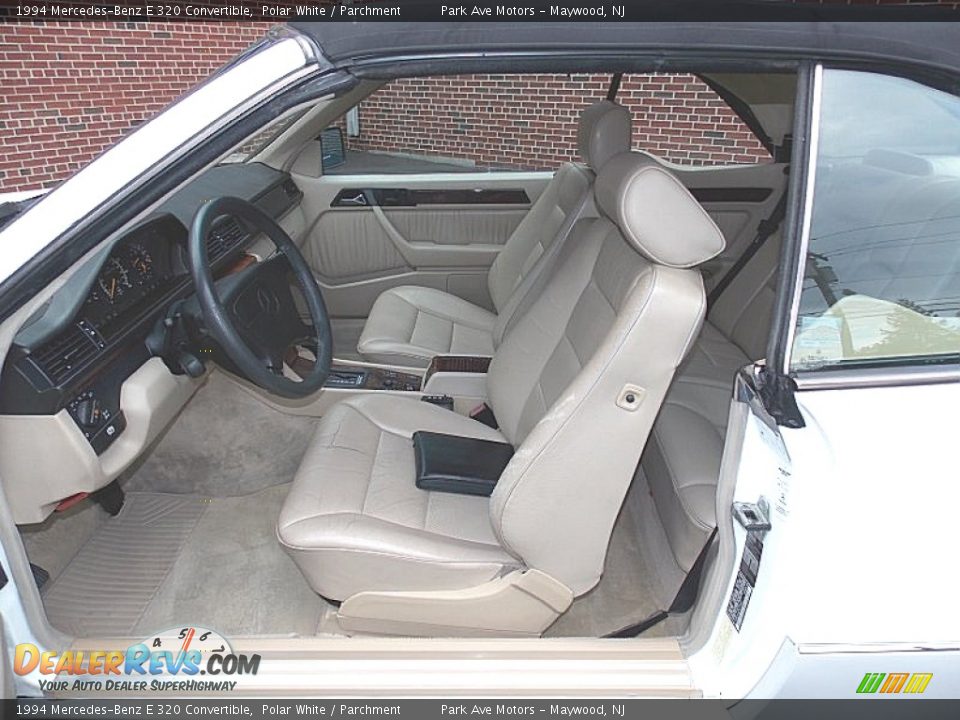Front Seat of 1994 Mercedes-Benz E 320 Convertible Photo #12