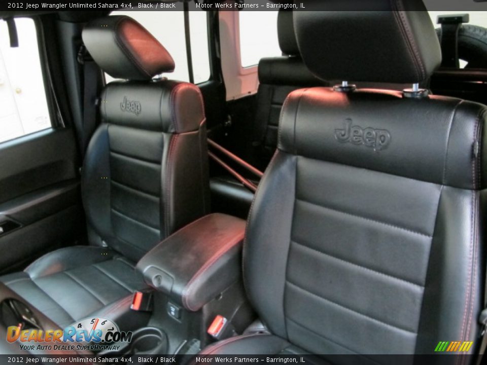 2012 Jeep Wrangler Unlimited Sahara 4x4 Black / Black Photo #18